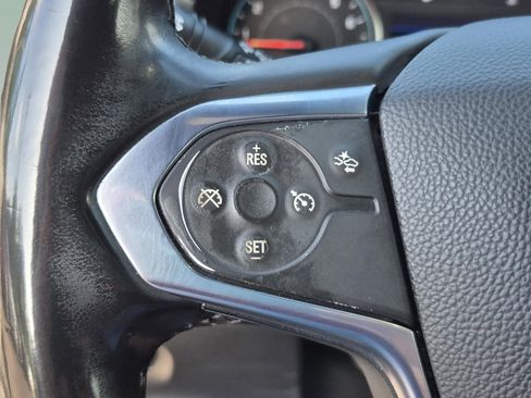 Used 2023 Chevrolet Traverse LT FWD image 30