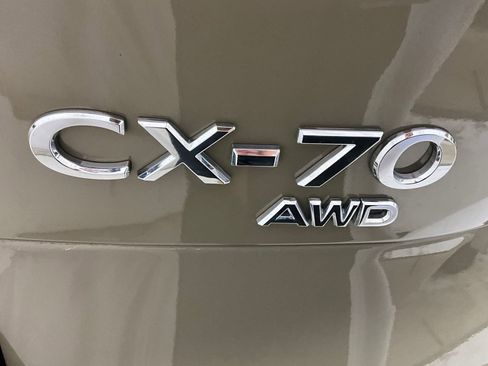 Used 2025 MAZDA CX-70 Plug-In Hybrid w/ Premium Pkg image 9
