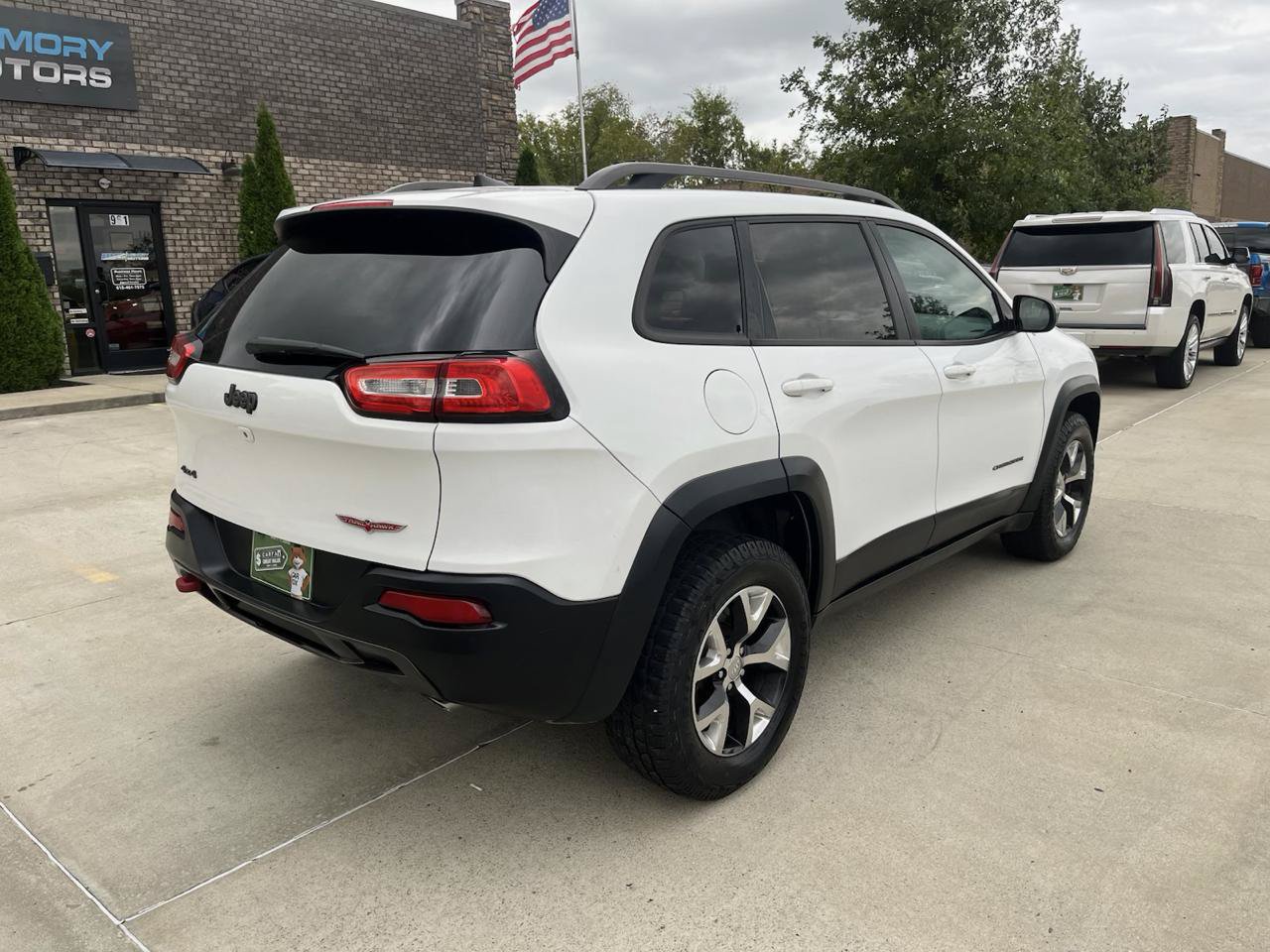 Used 2016 Jeep Cherokee Trailhawk w/ Leather Interior Group AWD/4WD image 5