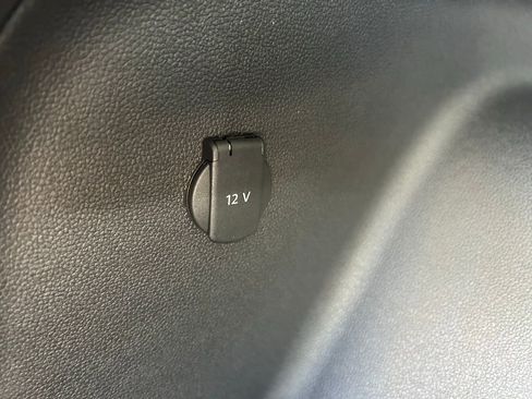 New 2026 Volkswagen Atlas Cross Sport SE image 40