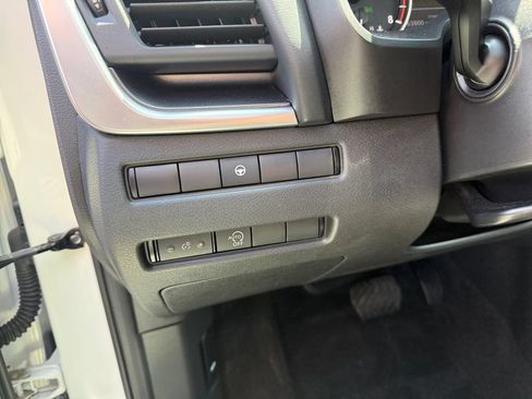 Used 2023 Nissan Rogue SV FWD image 27