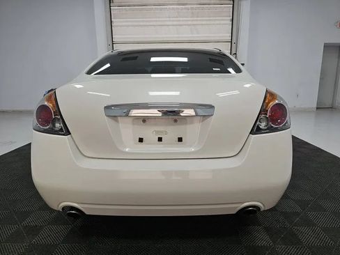 Used 2010 Nissan Altima 2.5 S FWD image 4