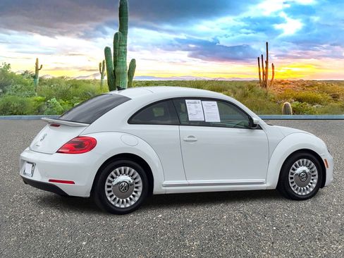 Used 2016 Volkswagen Beetle 1.8T SE w/ Lighting Package image 7
