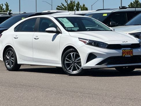 Used 2024 Kia Forte LXS w/ LXS Technology Package FWD image 2