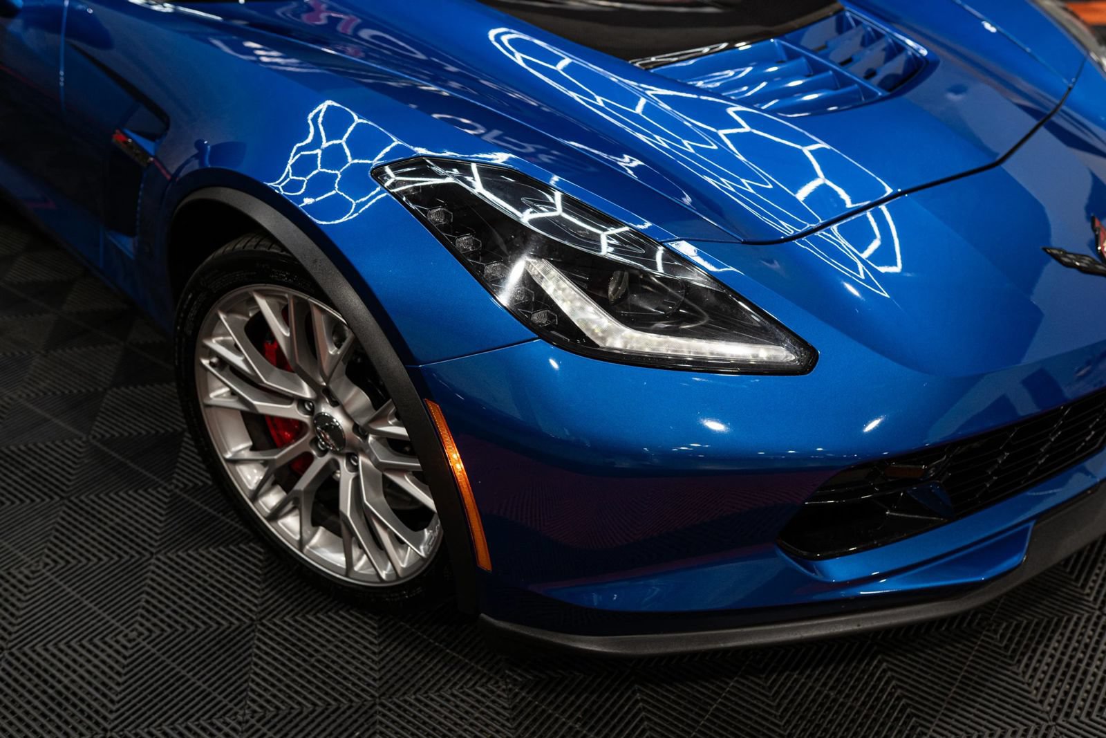 Used 2016 Chevrolet Corvette Z06 w/ 3LZ Preferred Equipment Group RWD image 4