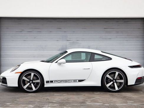 New 2026 Porsche 911 Carrera image 2