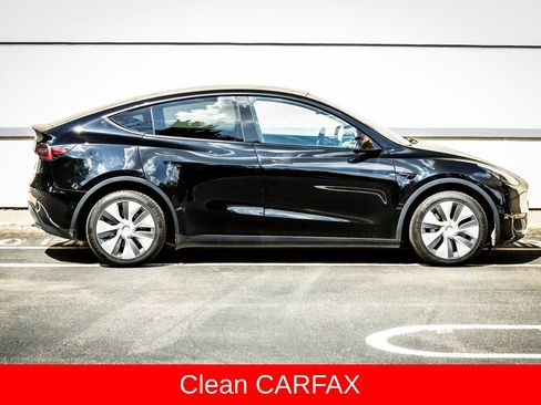 Used 2022 Tesla Model Y Long Range AWD/4WD image 9