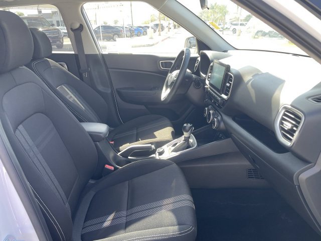 Used 2025 Hyundai Venue SEL FWD image 27