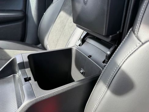 New 2025 Jeep Grand Cherokee Altitude image 26