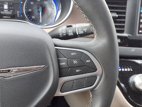 Used 2023 Chrysler Voyager LX FWD image 11