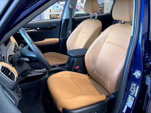Used 2025 Kia Seltos EX w/ EX Sunroof Package AWD/4WD image 3