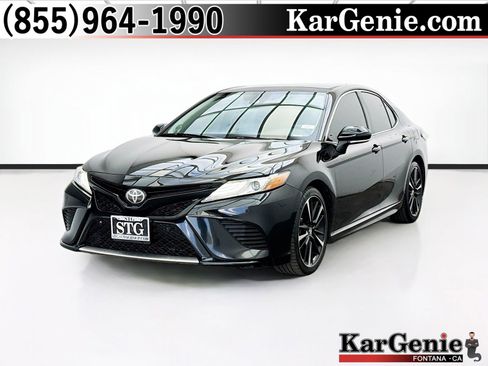 Used 2018 Toyota Camry XSE FWD image 1