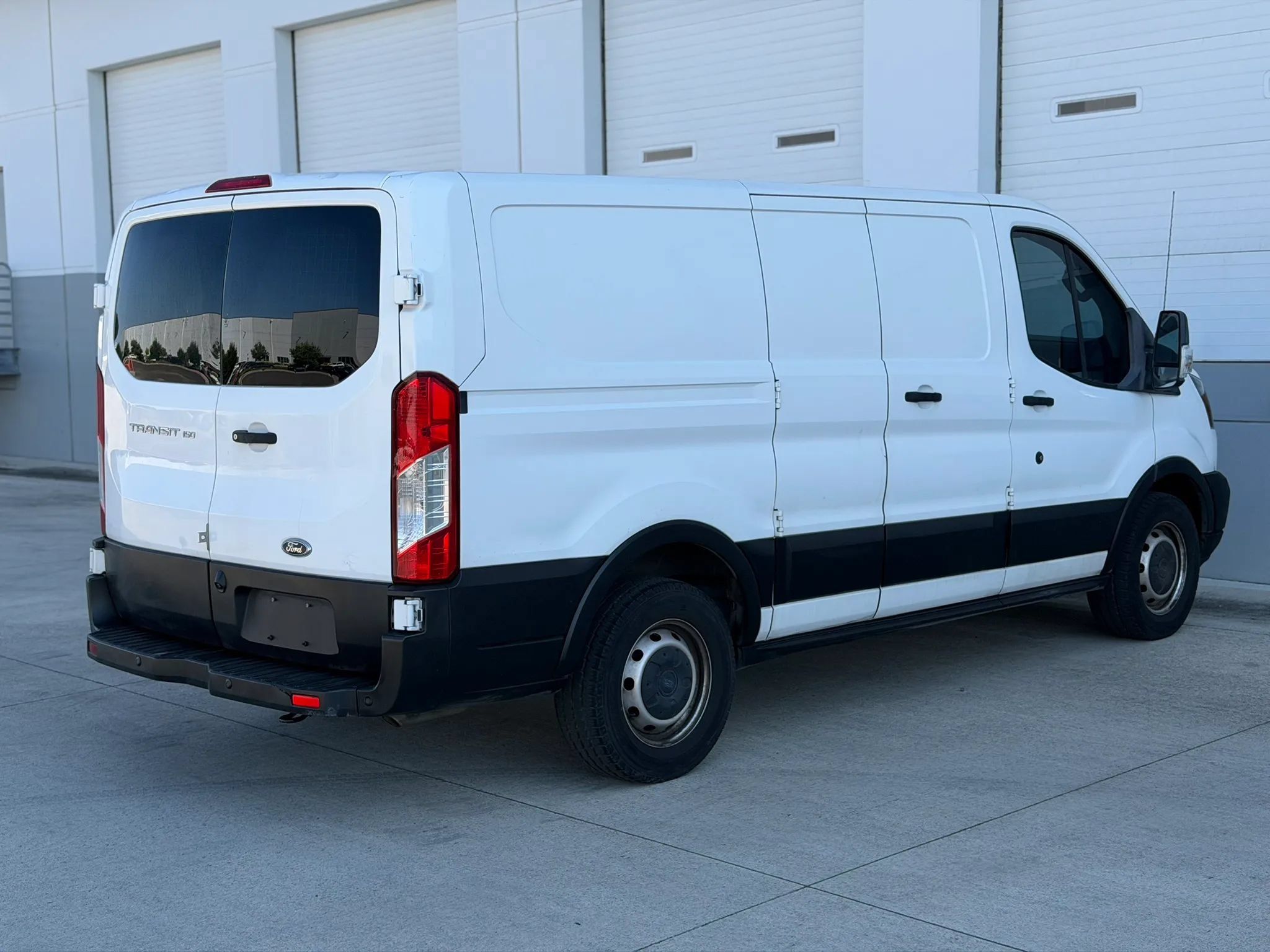 Used 2019 Ford Transit 150 130 Low Roof RWD image 5