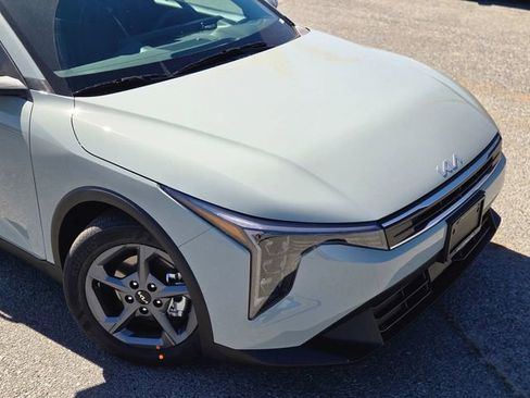 New 2026 Kia K4 FWD image 4