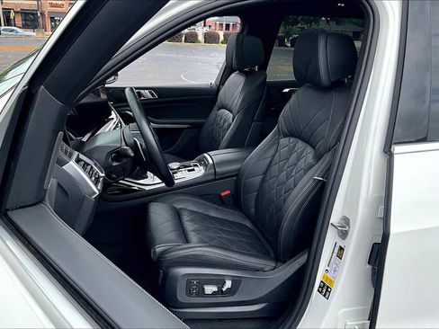 Certified 2024 BMW X7 xDrive40i AWD/4WD image 7