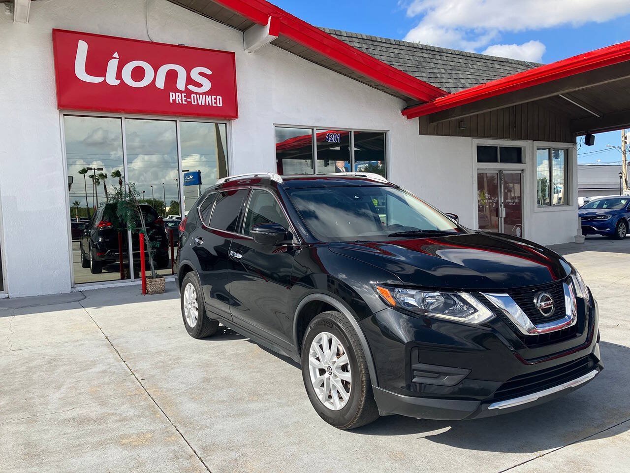 Used 2020 Nissan Rogue SV FWD image 9