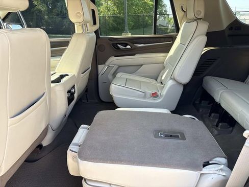 Used 2022 GMC Yukon Denali AWD/4WD image 11