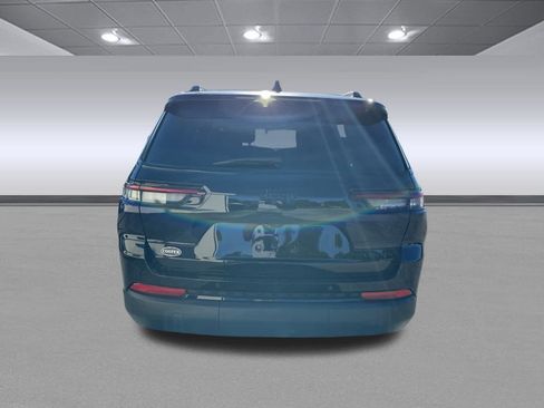 New 2025 Jeep Grand Cherokee L Limited w/ Black Appearance Package RWD image 6