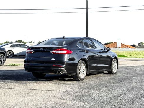 Used 2020 Ford Fusion SE FWD image 9