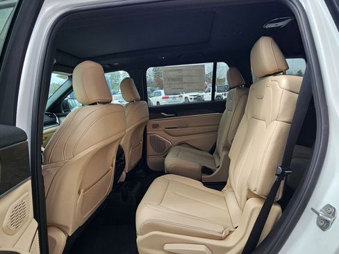 New 2026 Jeep Grand Cherokee L Limited image 23