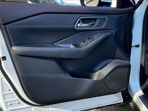 Used 2023 Nissan Rogue Platinum w/ Platinum Premium Package image 24