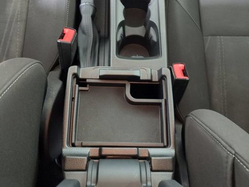 Used 2015 Ford Focus SE w/ SE Cold Weather Package FWD image 26