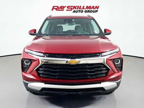 Used 2024 Chevrolet TrailBlazer LT w/ Convenience Package FWD image 2