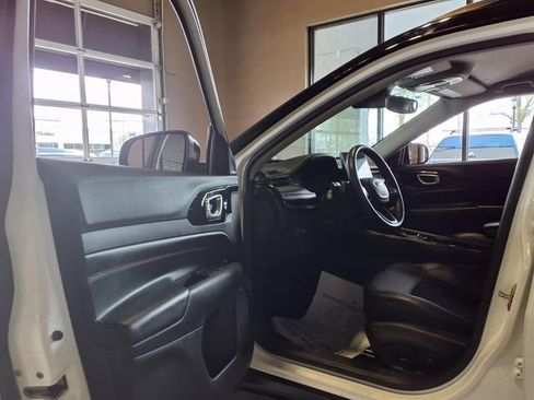 Certified 2022 Jeep Compass Trailhawk w/ Trailhawk Convenience Group AWD/4WD image 16