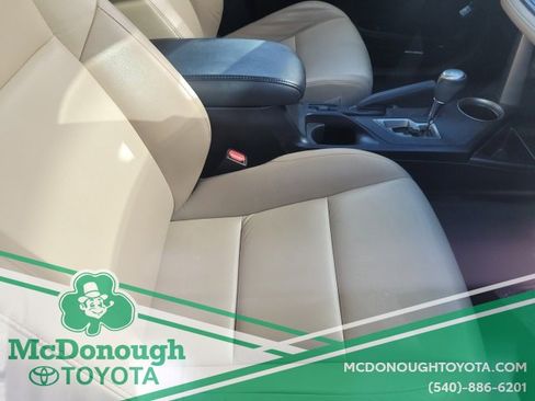 Used 2014 Toyota RAV4 Limited image 14