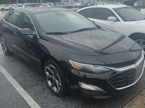Used 2024 Chevrolet Malibu LT FWD image 2