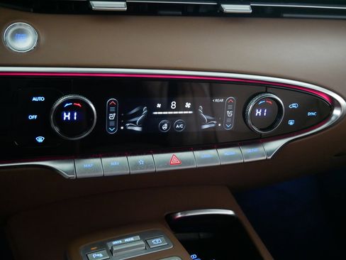 Certified 2023 Genesis GV70 2.5T w/ Advanced Package image 23