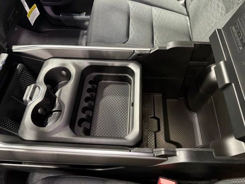 New 2026 RAM 1500 4x4 Crew Cab image 17