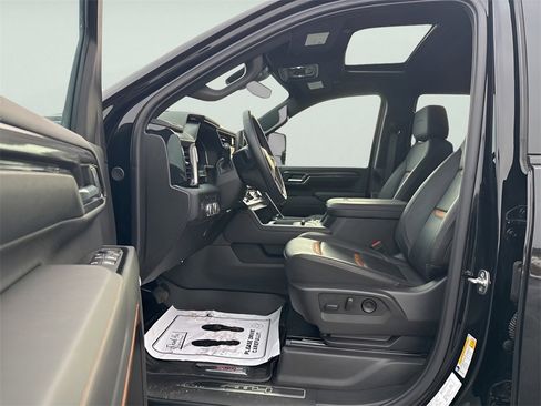 Used 2025 GMC Sierra 2500 AT4 w/ AT4 Premium Plus Package image 18