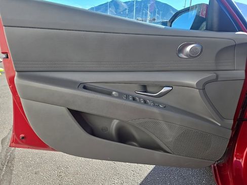 Used 2024 Hyundai Elantra SEL image 13