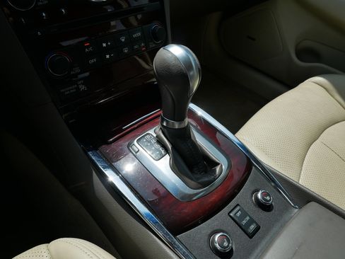 Used 2010 INFINITI G37 x Sedan w/ Premium Pkg AWD/4WD image 24