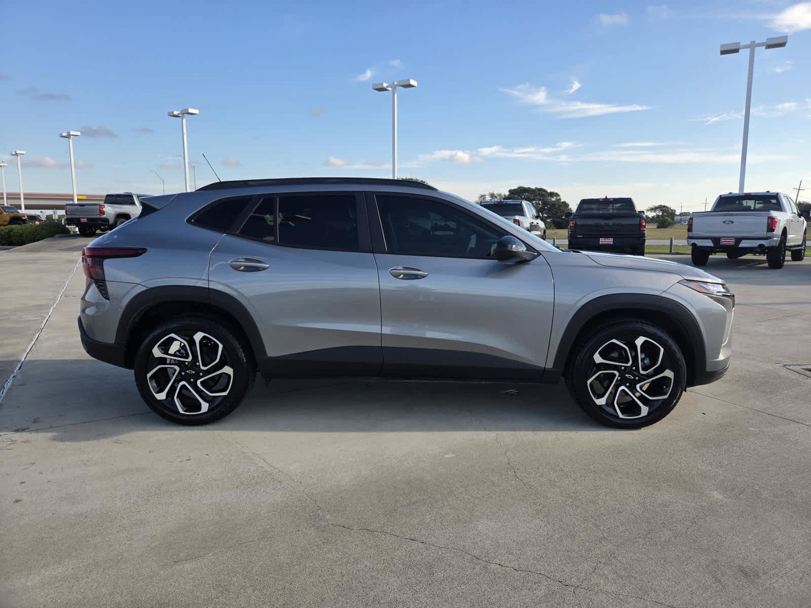 Used 2026 Chevrolet Trax RS FWD image 6