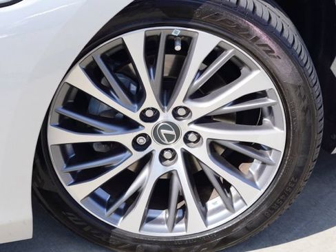 Used 2020 Lexus ES 350 w/ Premium Package FWD image 11