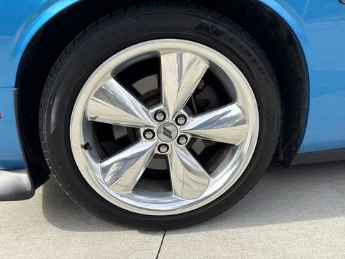 Used 2019 Dodge Challenger R/T w/ Plus Package image 11