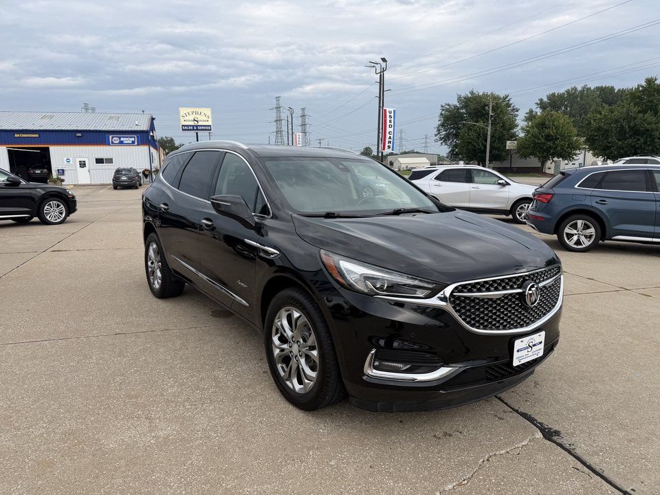 Used 2019 Buick Enclave Avenir w/ Avenir Technology Package AWD/4WD image 3