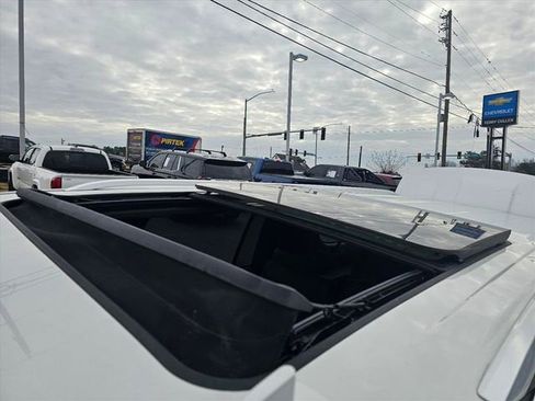 Used 2022 Chevrolet Suburban High Country image 25