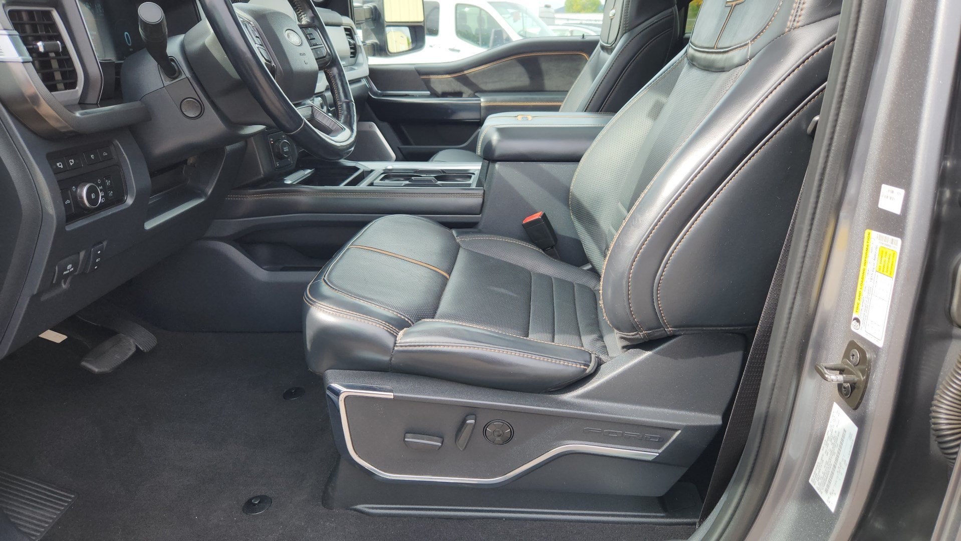 Certified 2024 Ford F350 Platinum AWD/4WD image 18