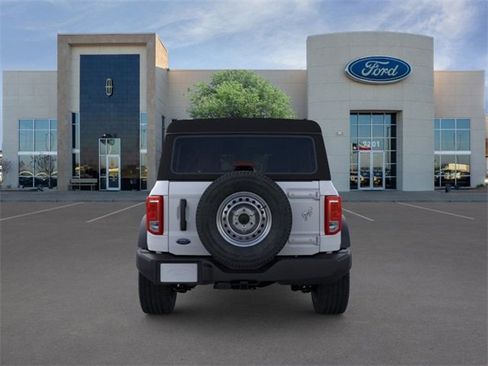 New 2025 Ford Bronco 4-Door image 5