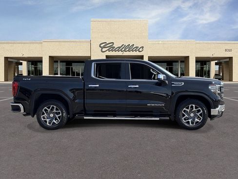Used 2022 GMC Sierra 1500 SLT w/ SLT Premium Plus Package AWD/4WD image 4
