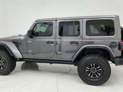 Used 2025 Jeep Wrangler Unlimited Rubicon image 4