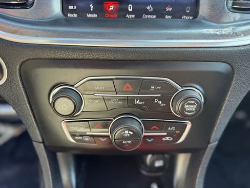 Used 2018 Dodge Charger R/T RWD image 21