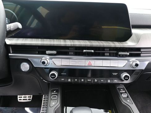 Used 2025 Kia Telluride SX w/ SX Captain's Chair Package image 24