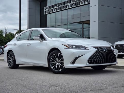 Used 2024 Lexus ES 300h w/ Premium Package FWD image 2