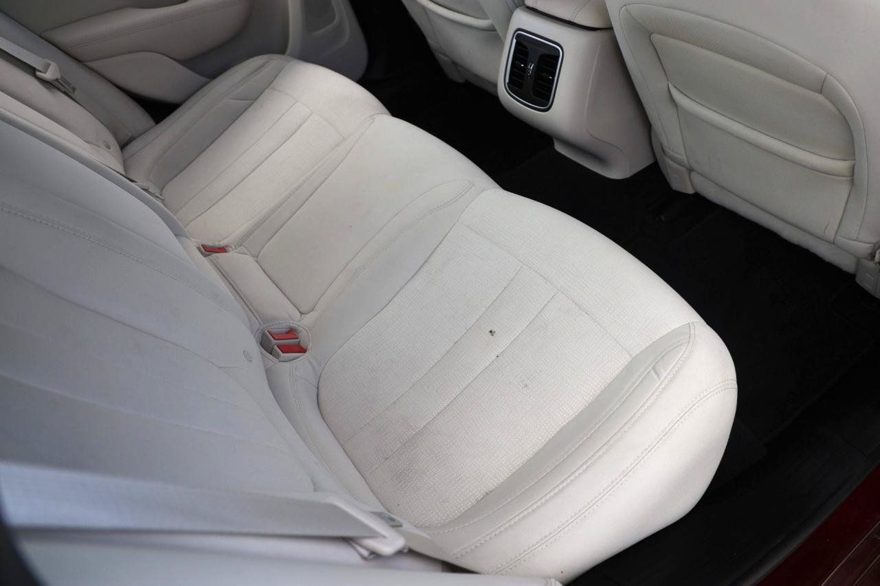 Used 2015 Chrysler 200 Limited w/ Convenience Group FWD image 12