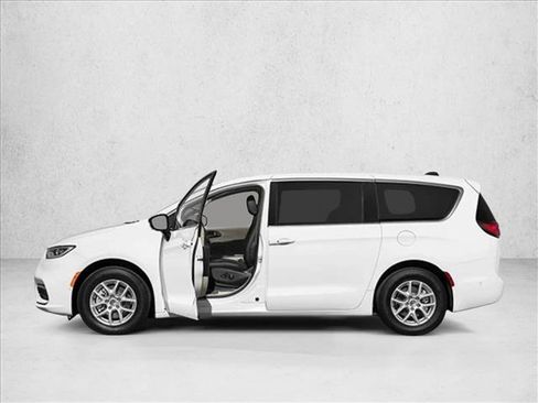 Used 2024 Chrysler Pacifica Touring-L image 3