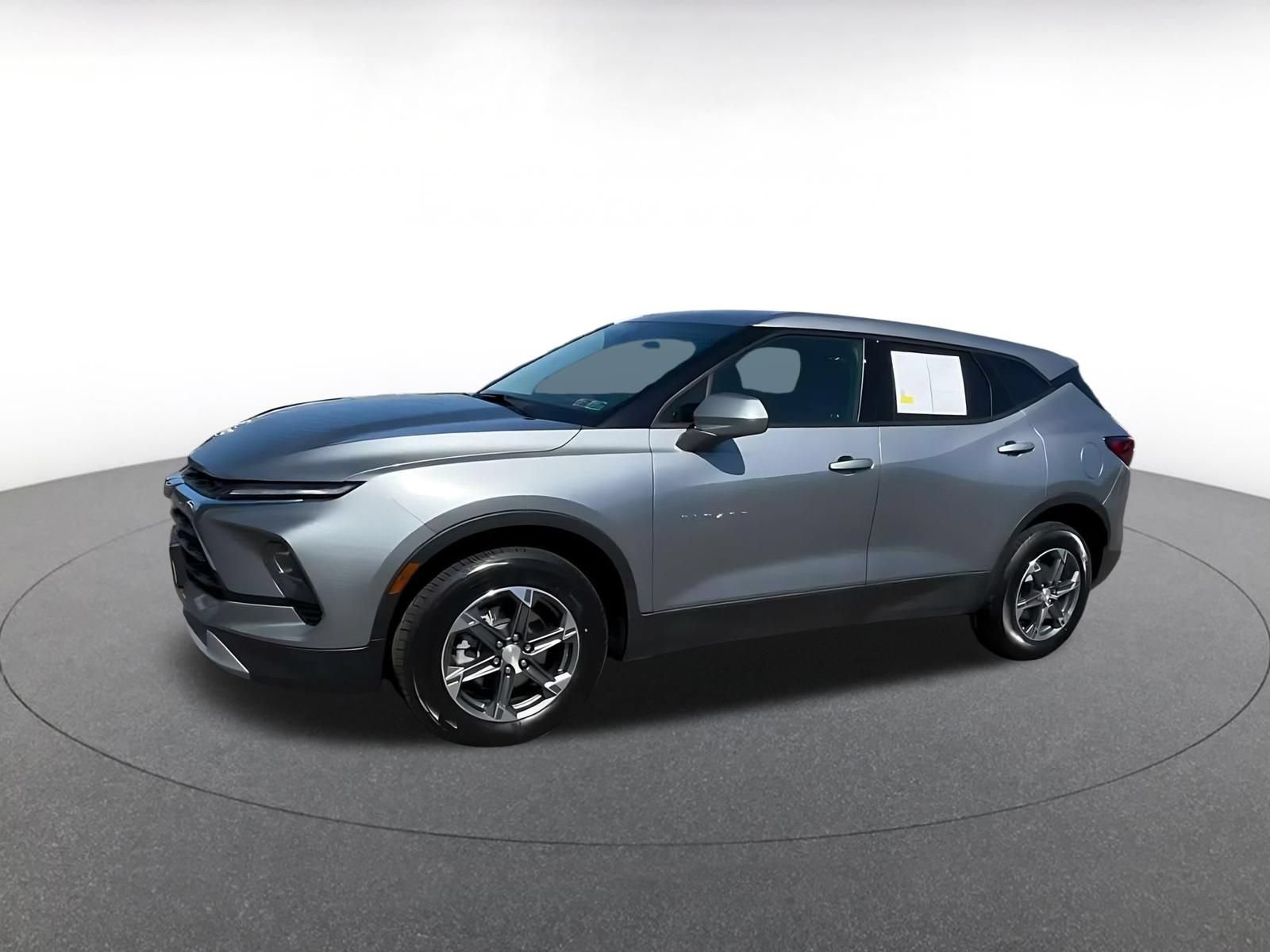 Used 2025 Chevrolet Blazer LT FWD image 7